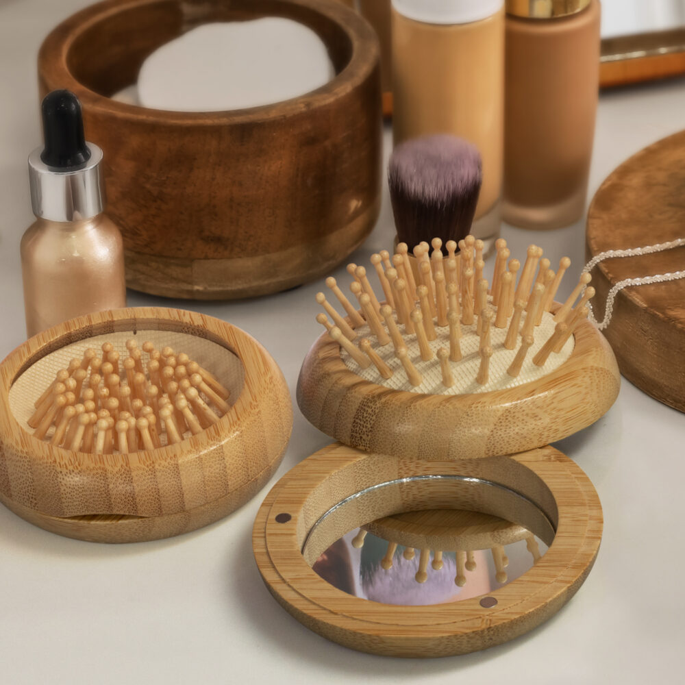 Alternative view of HAIR BRUSH AND MIRROR COMBINATION