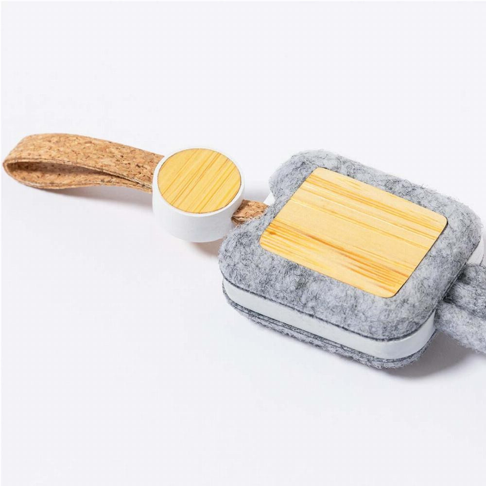 Alternative view of The Braxton (Charging cable made of bamboo and RPET felt)