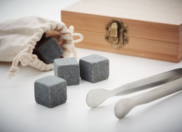 Reusable stone set